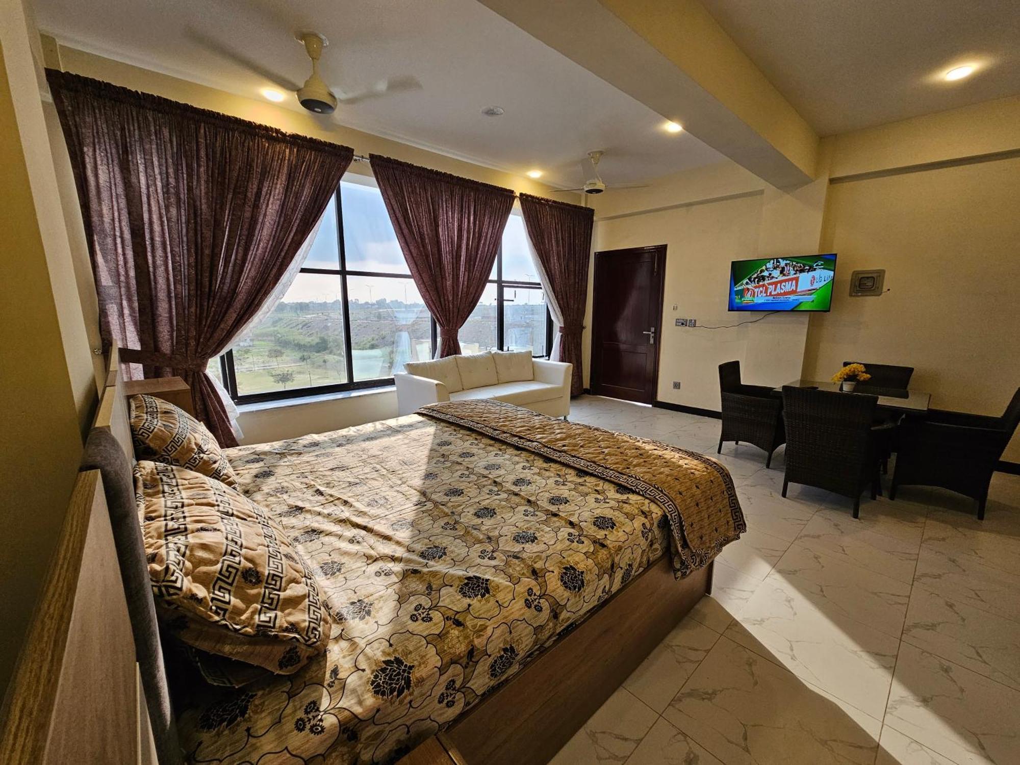 Motorway Majesty Suites Islamabad - Near Islamabad International Airport And Motorway Exteriér fotografie