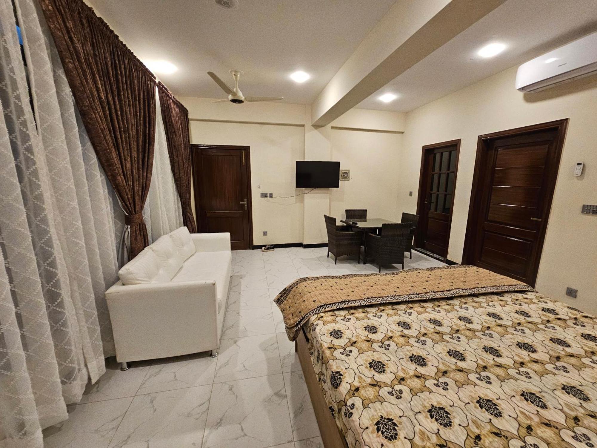 Motorway Majesty Suites Islamabad - Near Islamabad International Airport And Motorway Exteriér fotografie