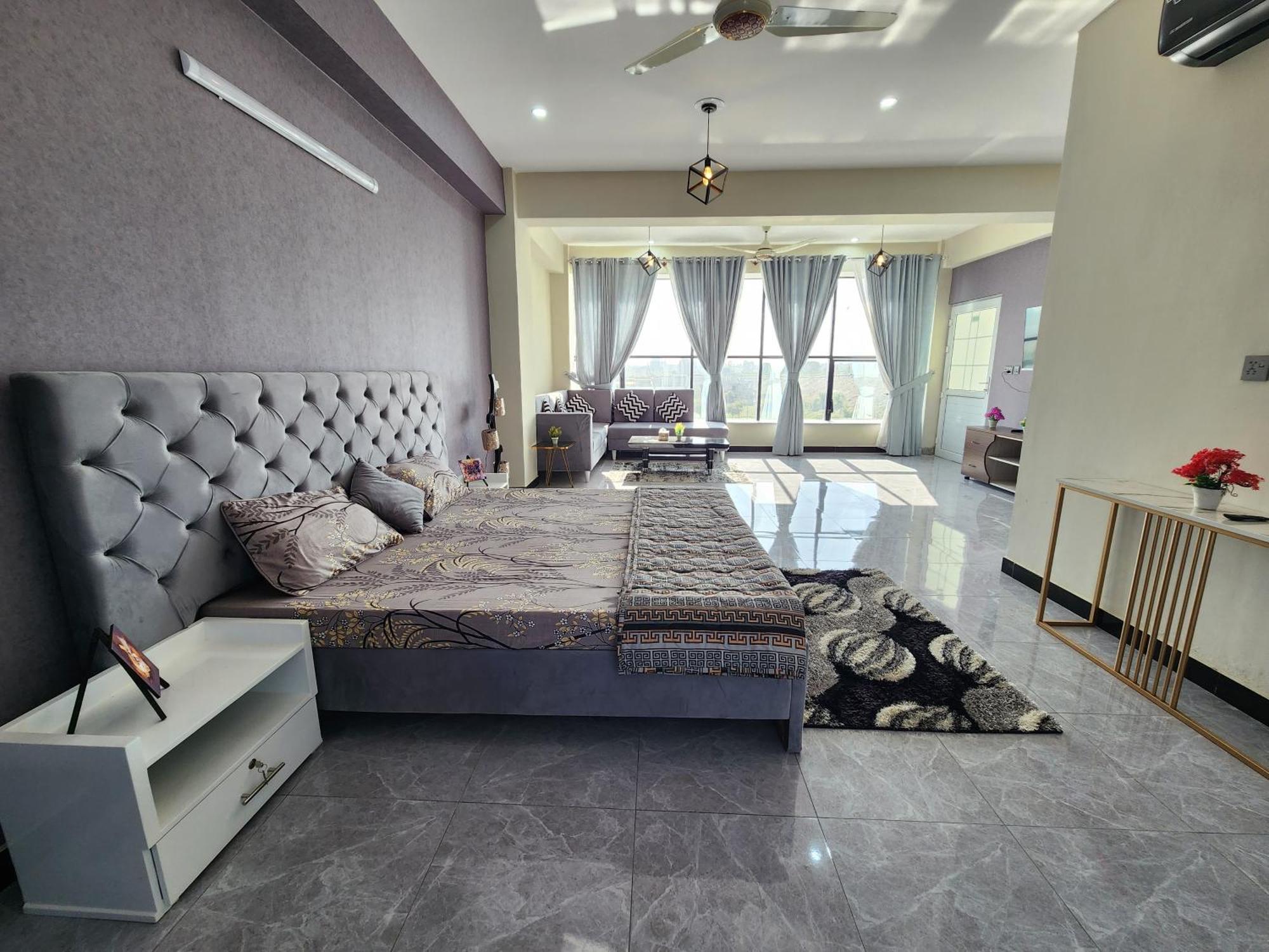 Motorway Majesty Suites Islamabad - Near Islamabad International Airport And Motorway Pokoj fotografie