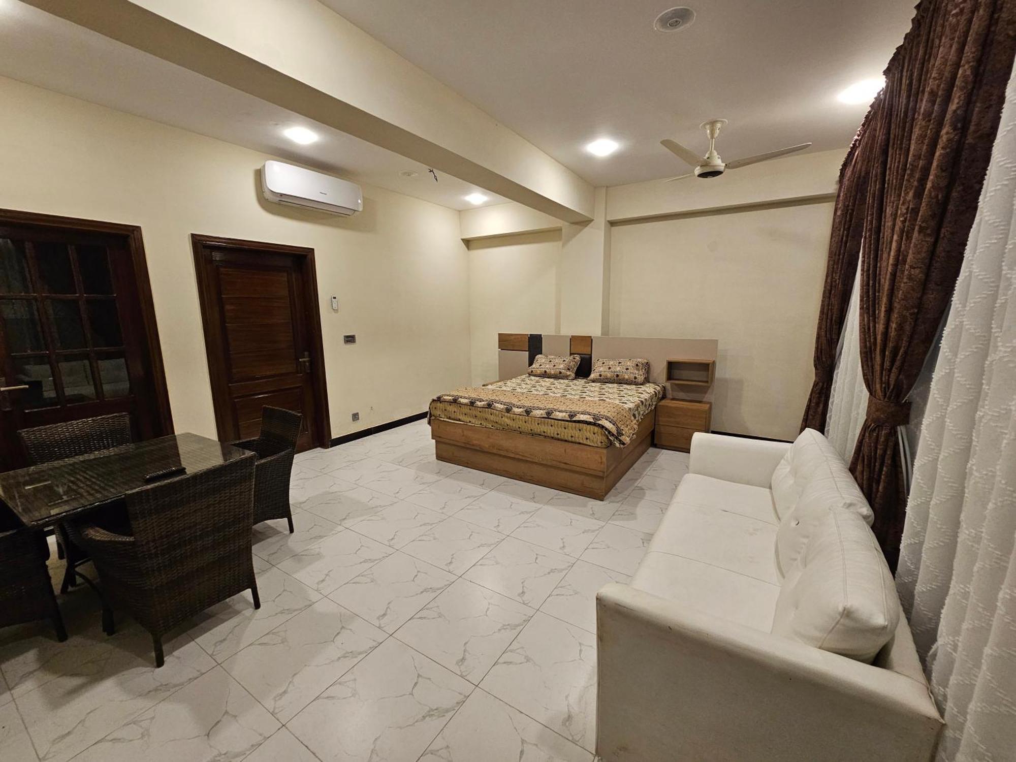 Motorway Majesty Suites Islamabad - Near Islamabad International Airport And Motorway Pokoj fotografie